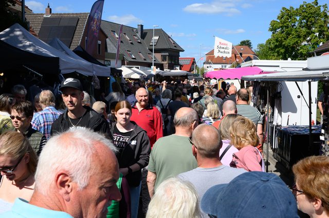 Hollandmarkt 2026: Dichtes Gedränge zwischen den Marktständen