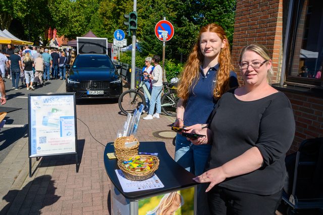 Hollandmarkt 2026: Zwei Frauen an einem Marktstand