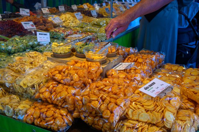 Hollandmarkt 2026: Eine große Auswahl an frittierten Spezialitäten